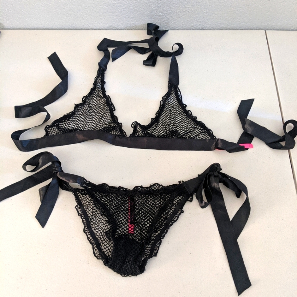 Women's Vintage Rare Black Bra Panty Coquette Sexy Lingerie